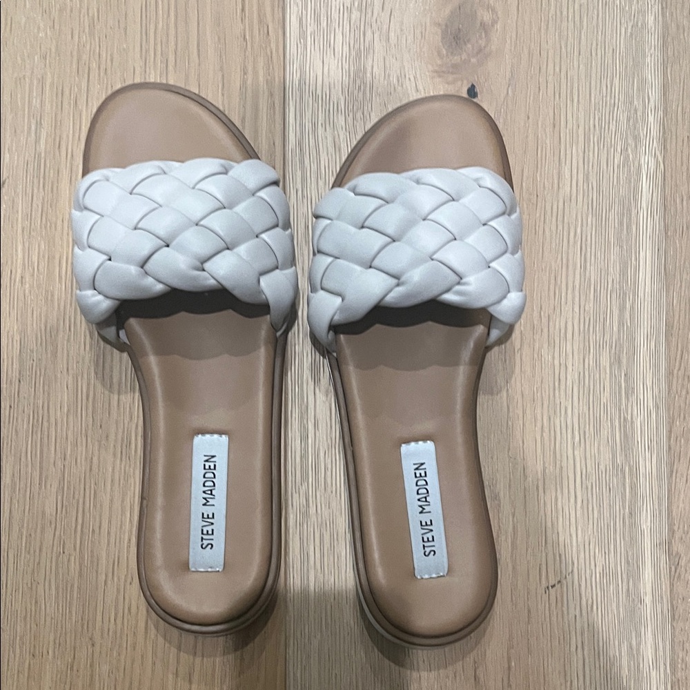 Steve Madden White Braided Slide Sandals with Tan Footbed